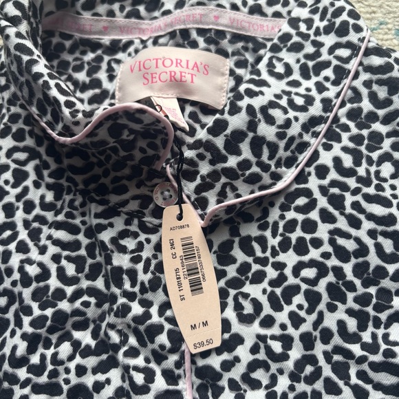 NEW Victoria’s Secret Leopard Print Button Down Night Gown Night Shirt Medium - Picture 3 of 3